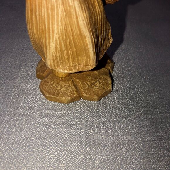 Vintage Copy Verb HM Dutch Girl made in Holland, Carrying a Basket of Flowers - Picture 5 of 7